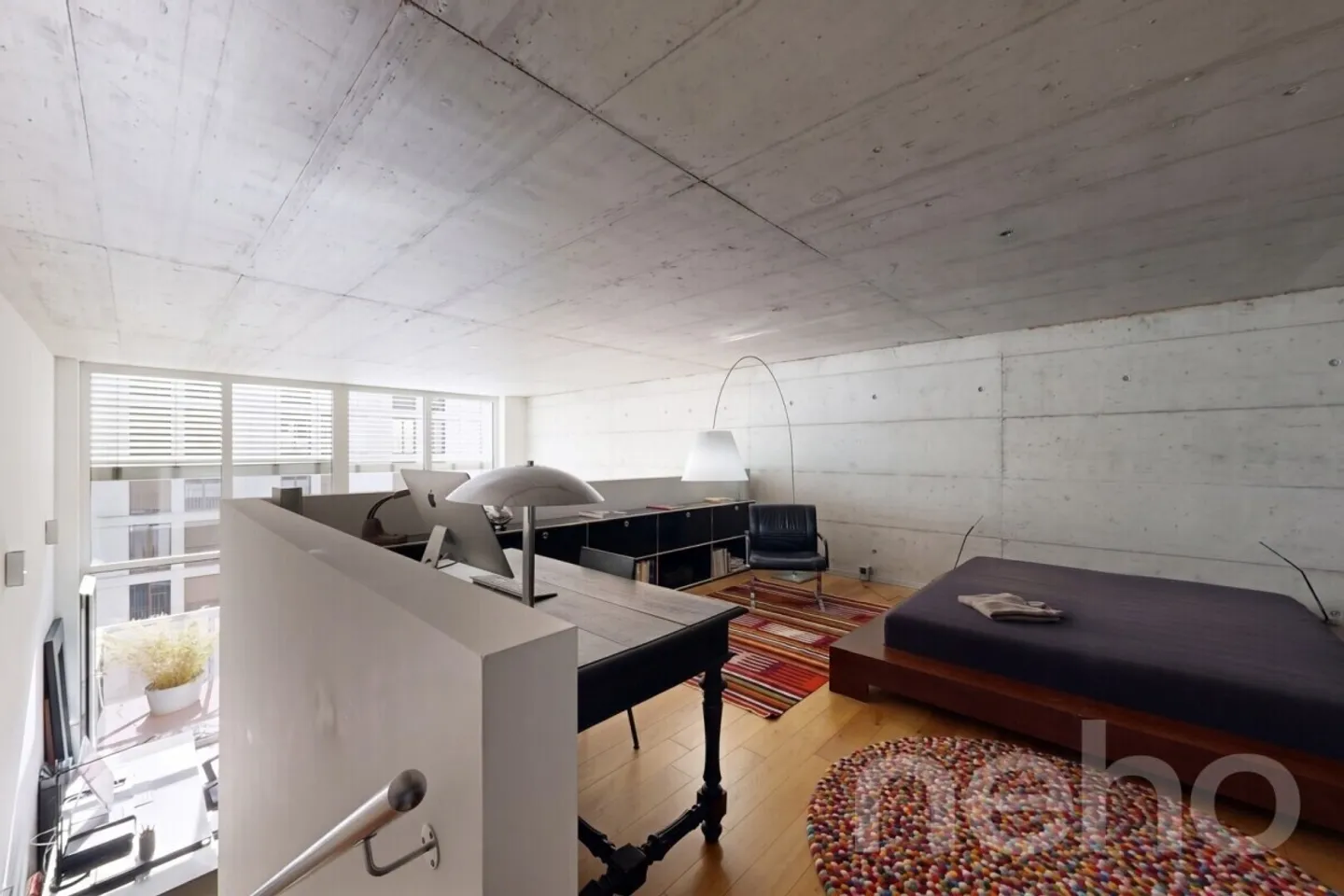 Unique : Duplex contemporain / grand balcon ouest / vue partielle sur le lac - Photo 9 sur 13