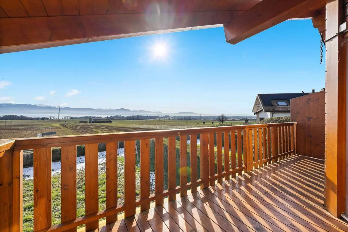 Charming Villa with Lake View - Photo 7 of 11