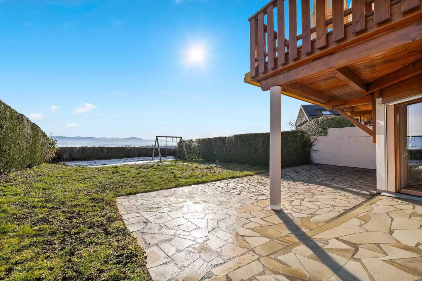 Charming Villa with Lake View - Photo 10 of 11