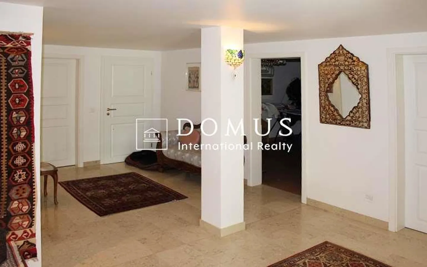 Villa mit großem Park und 3 Pferdeboxen - Foto 6 von 13