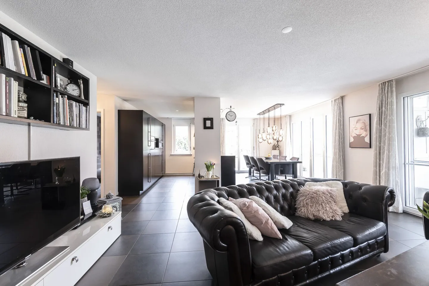 Spacious 5.5 Room Condominium with Parking Space - Photo 16 of 36