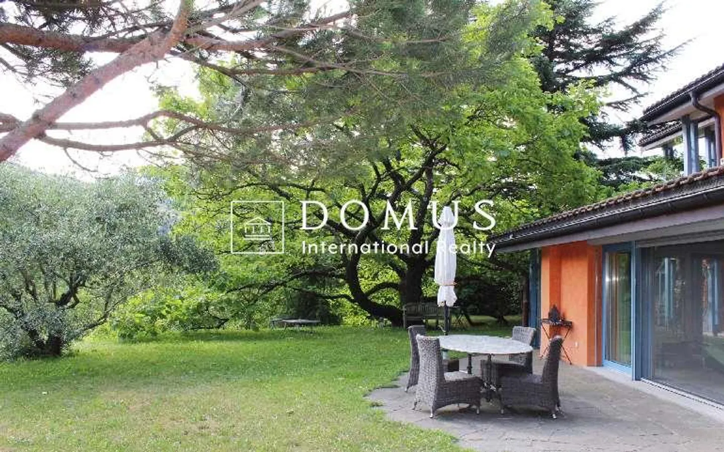 Villa mit großem Park und 3 Pferdeboxen - Foto 13 von 13