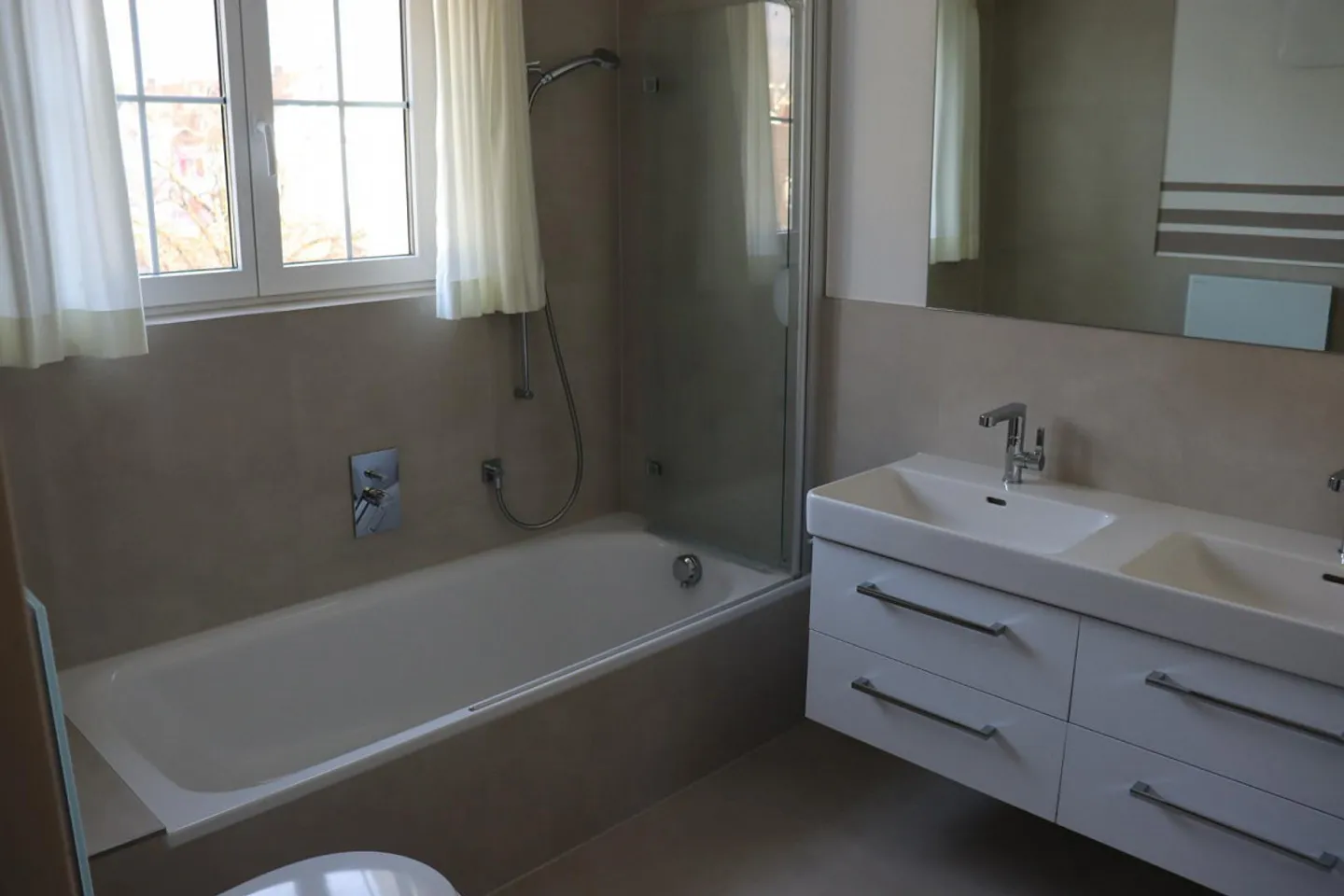 Spacious 4.5-room maisonette apartment in Maienfeld - Photo 4 of 8