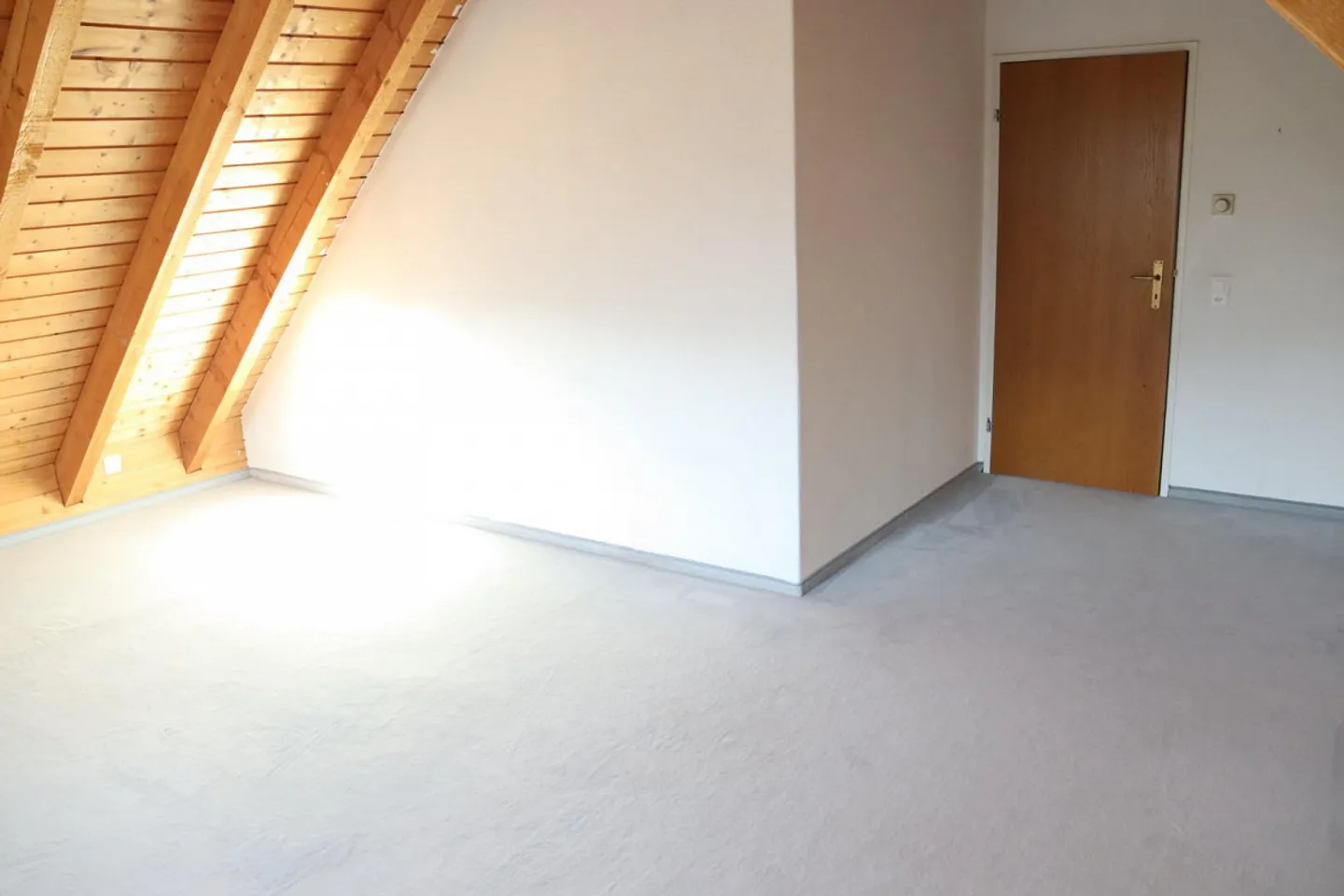 Spacious 4.5-room maisonette apartment in Maienfeld - Photo 5 of 8