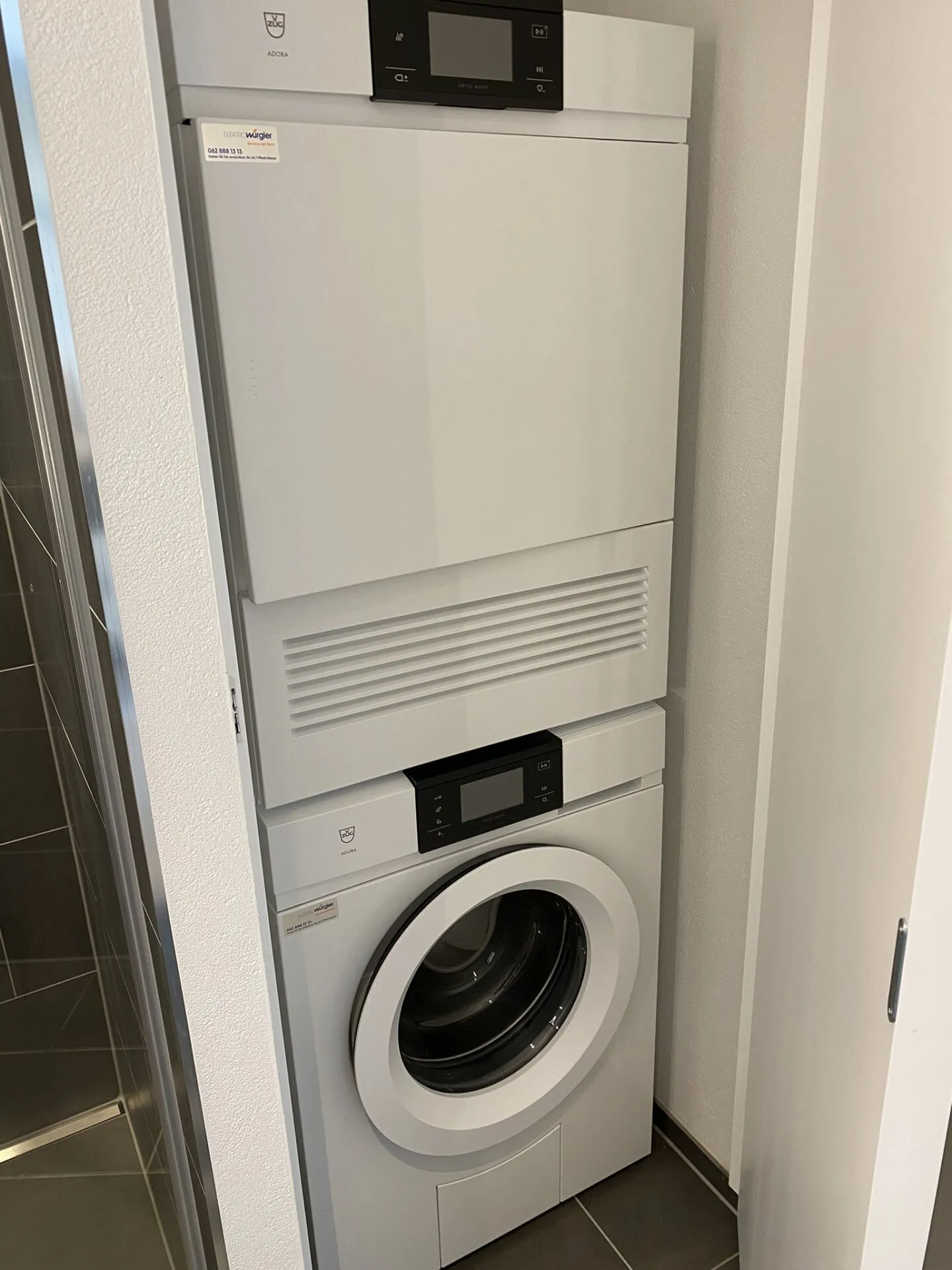 Appartement unique de 4,5 pièces au 9ème étage avec vue sur le Suhrental - Photo 4 sur 8