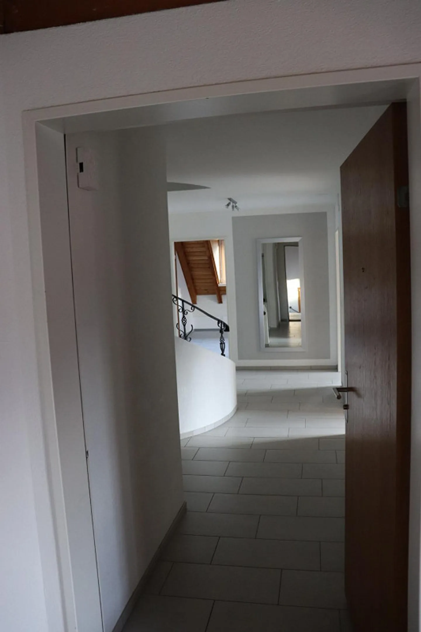 Spacious 4.5-room maisonette apartment in Maienfeld - Photo 8 of 8