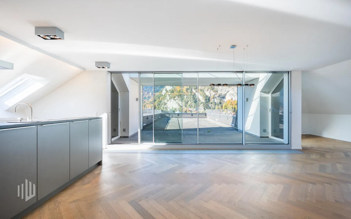 ImmoWyss - Appartement Penthouse Exclusif au Cœur d'Interlaken - Photo 8 sur 10