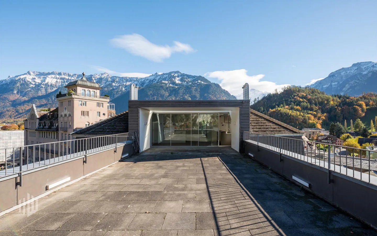 ImmoWyss - Appartement Penthouse Exclusif au Cœur d'Interlaken - Photo 9 sur 10