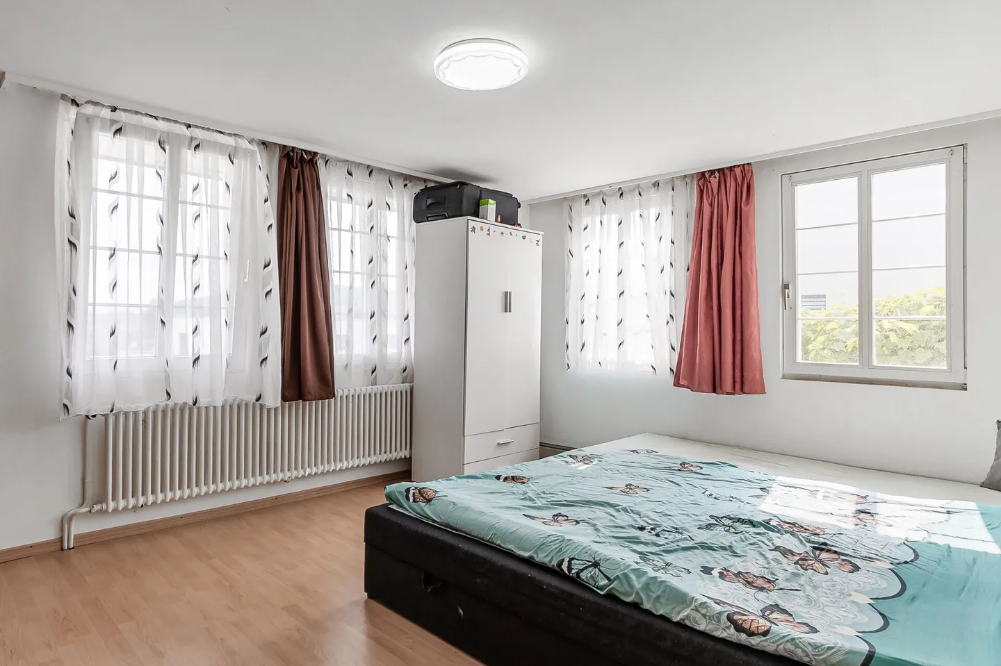 2-family house with garden and 4 parking spaces in Reinach AG - Photo 3 of 14