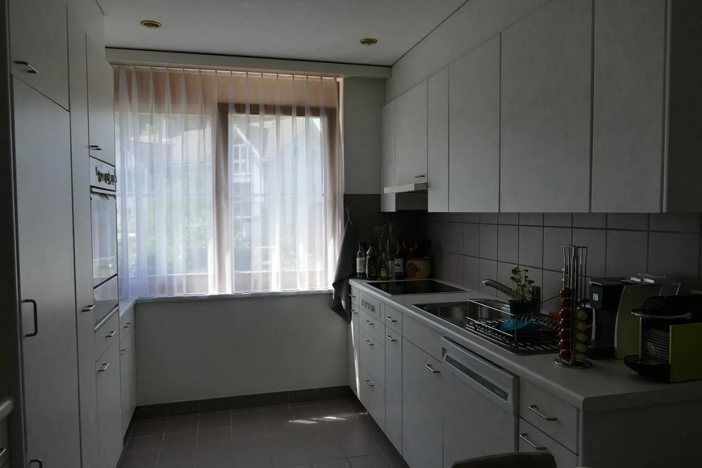 Appartamento 4 1/2 al piano terra nel cuore di Mels in una posizione tranquilla - Foto 6 di 8