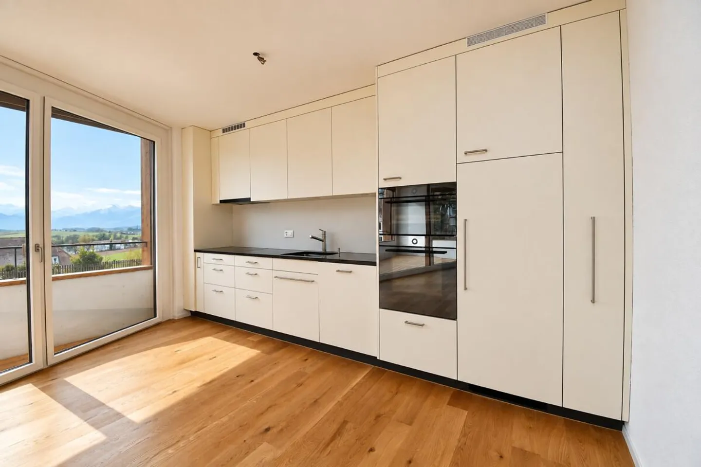 Modern 3.5-room apartment - Photo 3 of 10