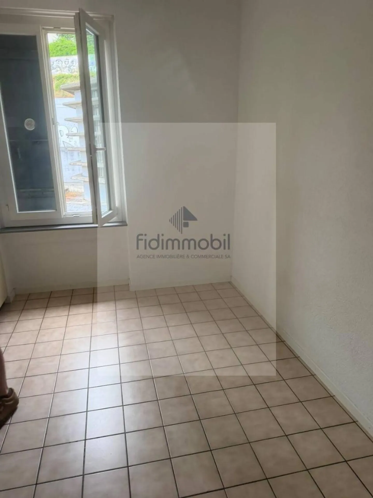 Affascinante vecchio appartamento in affitto vicino al centro - Foto 7 di 8