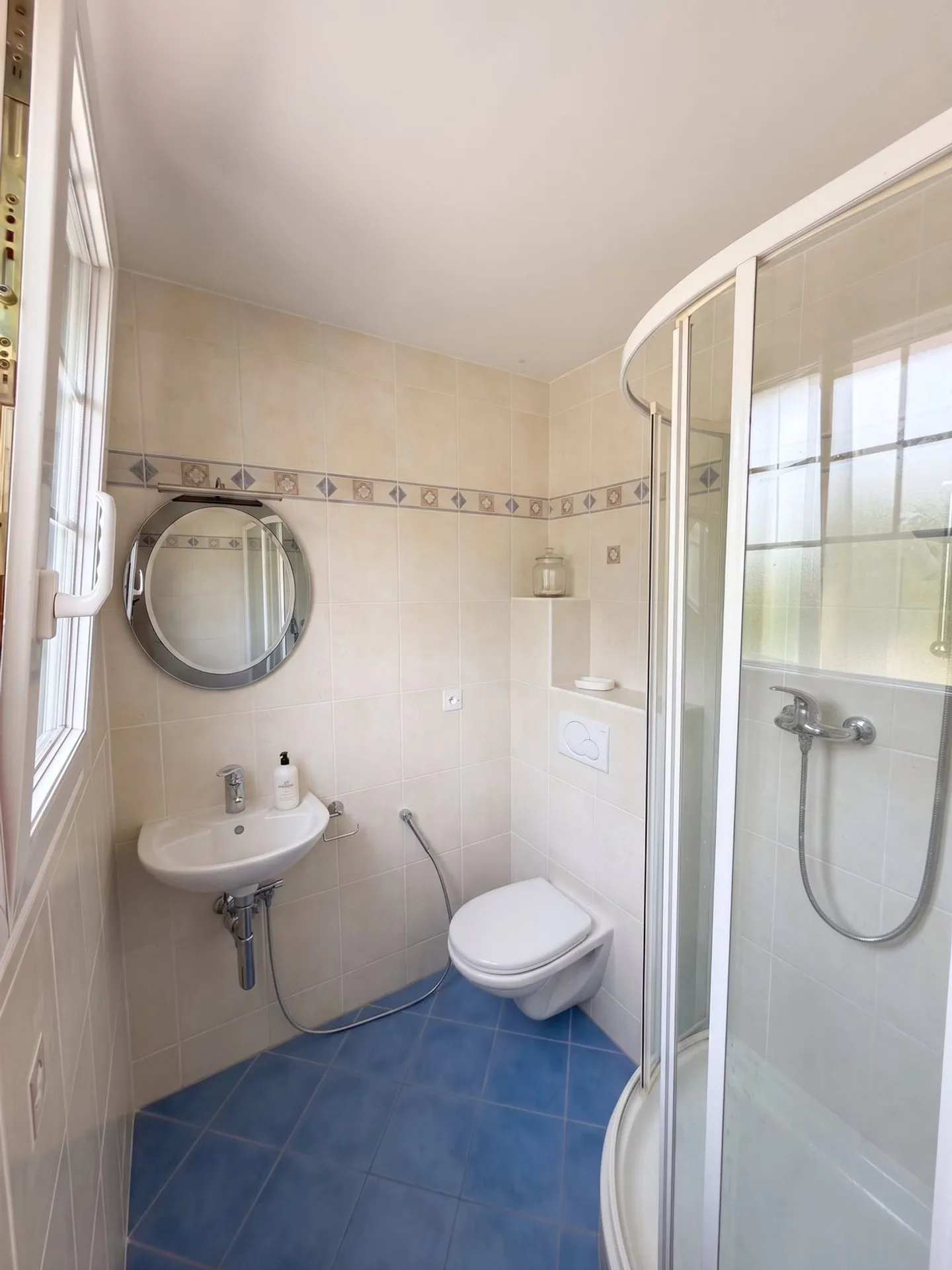 Charming Villa in Quiet Gimel - Photo 12 of 13