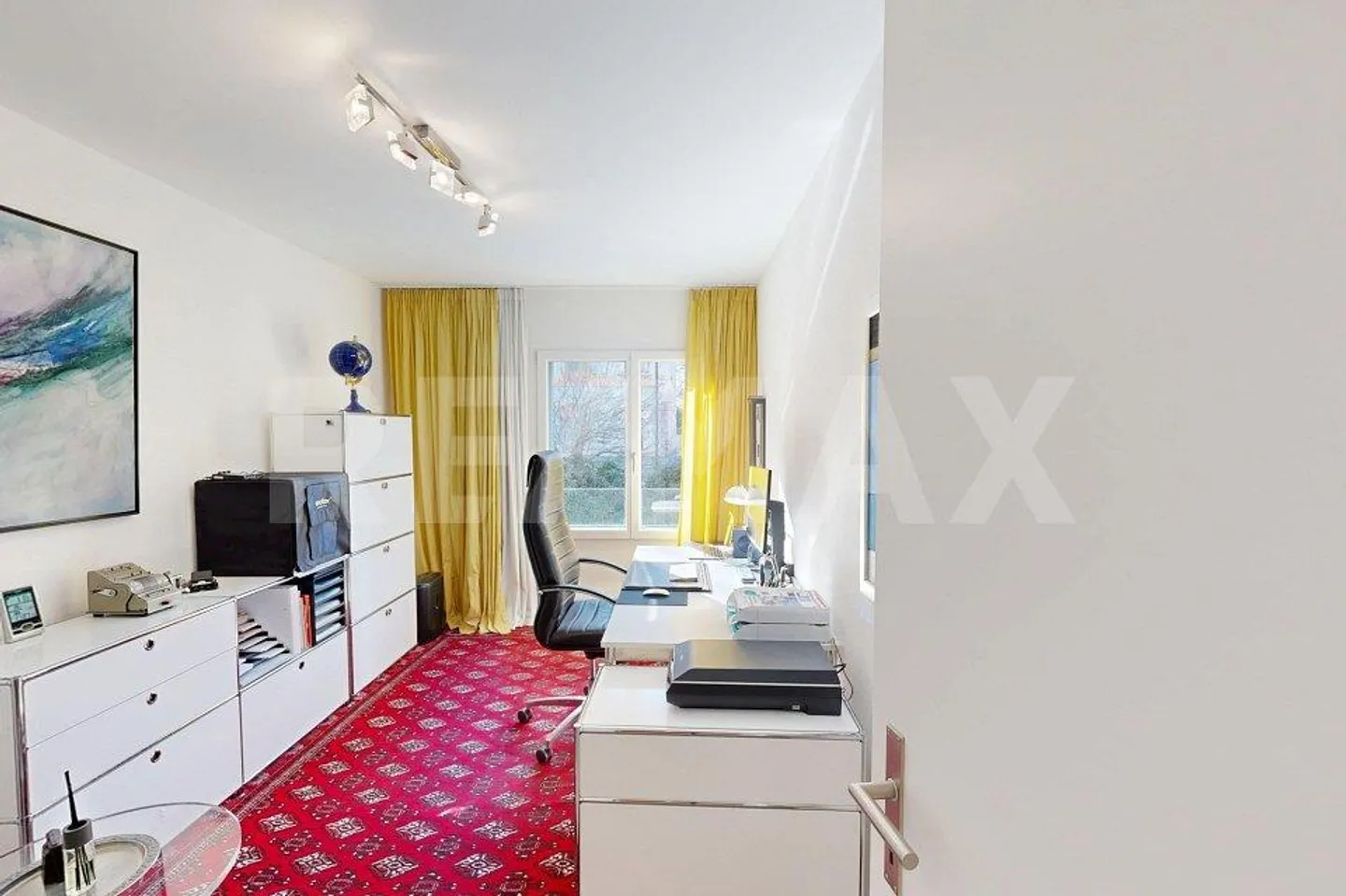 5½ Room Apartment with 2 Underground Parking Spaces and Utility Room - Photo 8 of 11