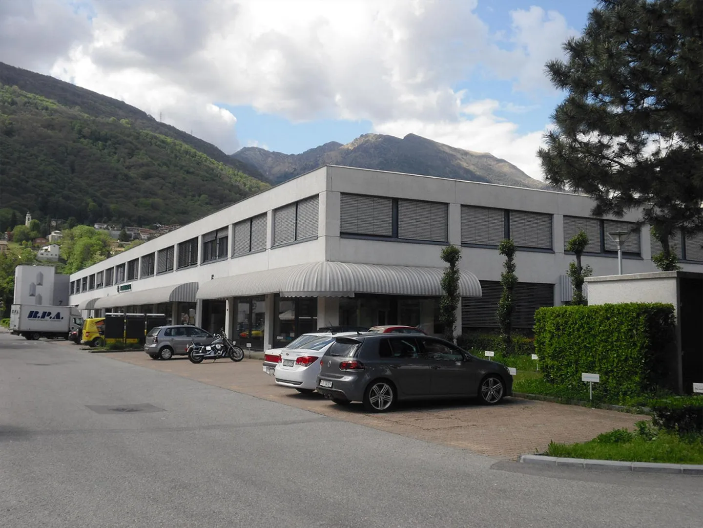 Sales area in strategic location - Centro Carvina A, Taverne - Photo 1 of 2