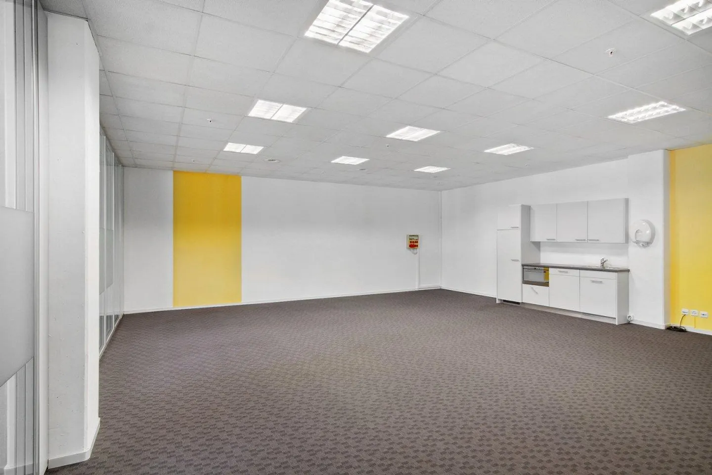 Spazi per uffici ampliati a condizioni eque - spazio di stoccaggio opzionale... - Foto 5 di 11