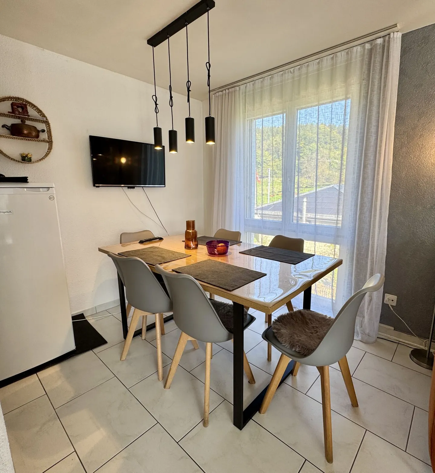 Dream Home in Oberkulm - Stylish, Well-Maintained, and Close to Nature - Photo 5 of 12