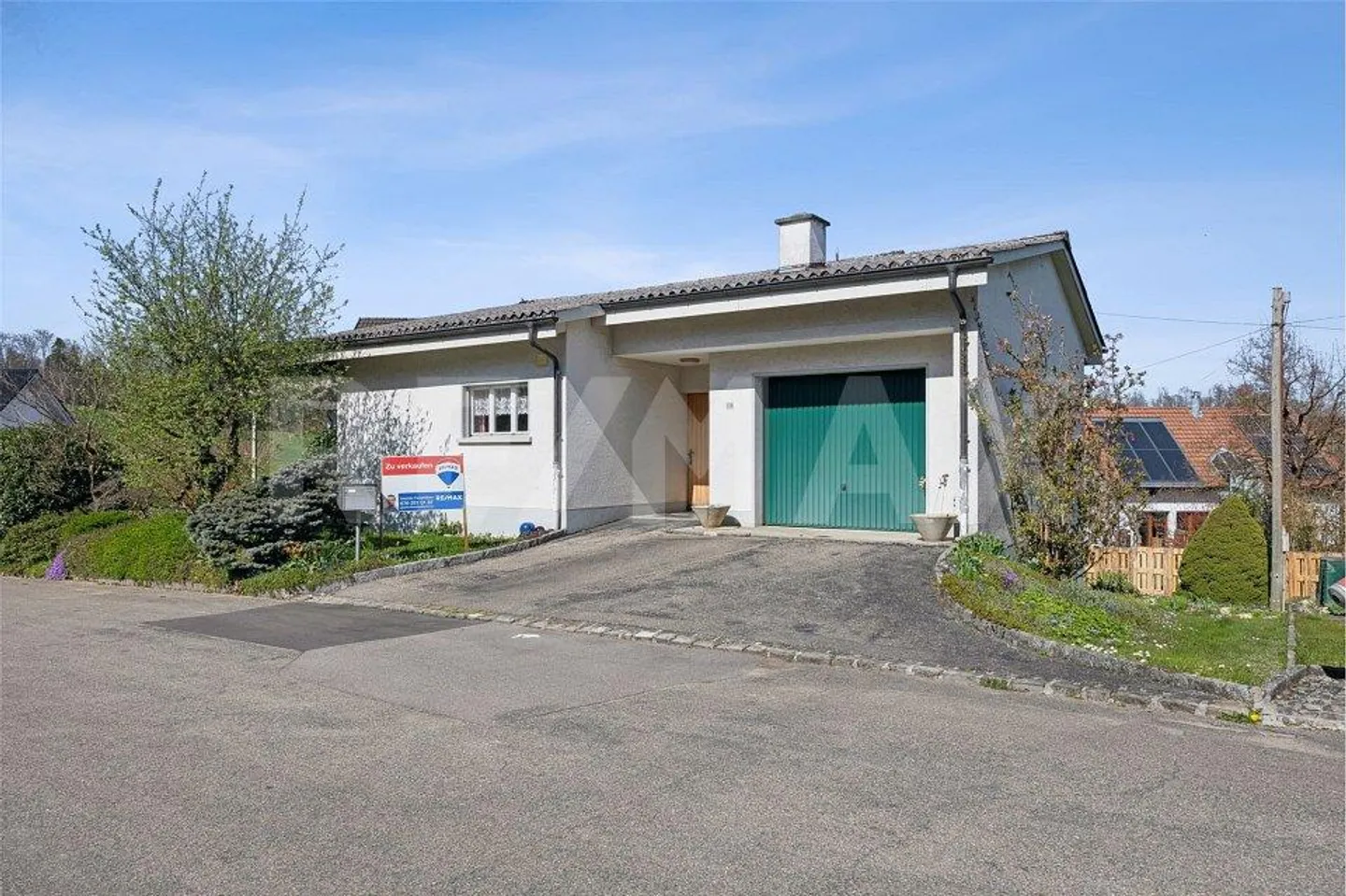 Preiswertes und freistehendes EFH in Rünenberg - Foto 3 von 13