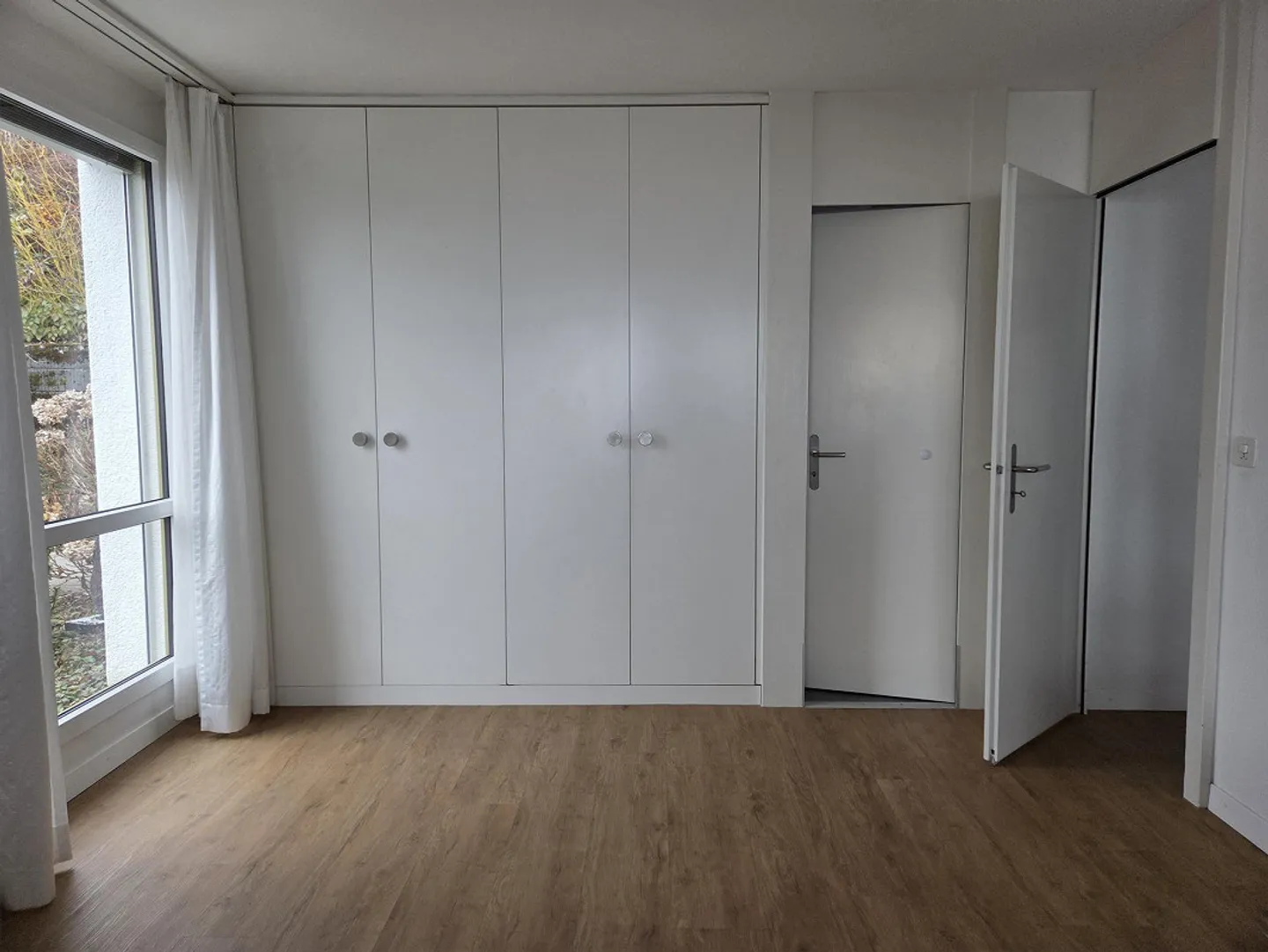 Bright and beautiful 2.5 room apartment in the green with wonderful views - Photo 7 of 14