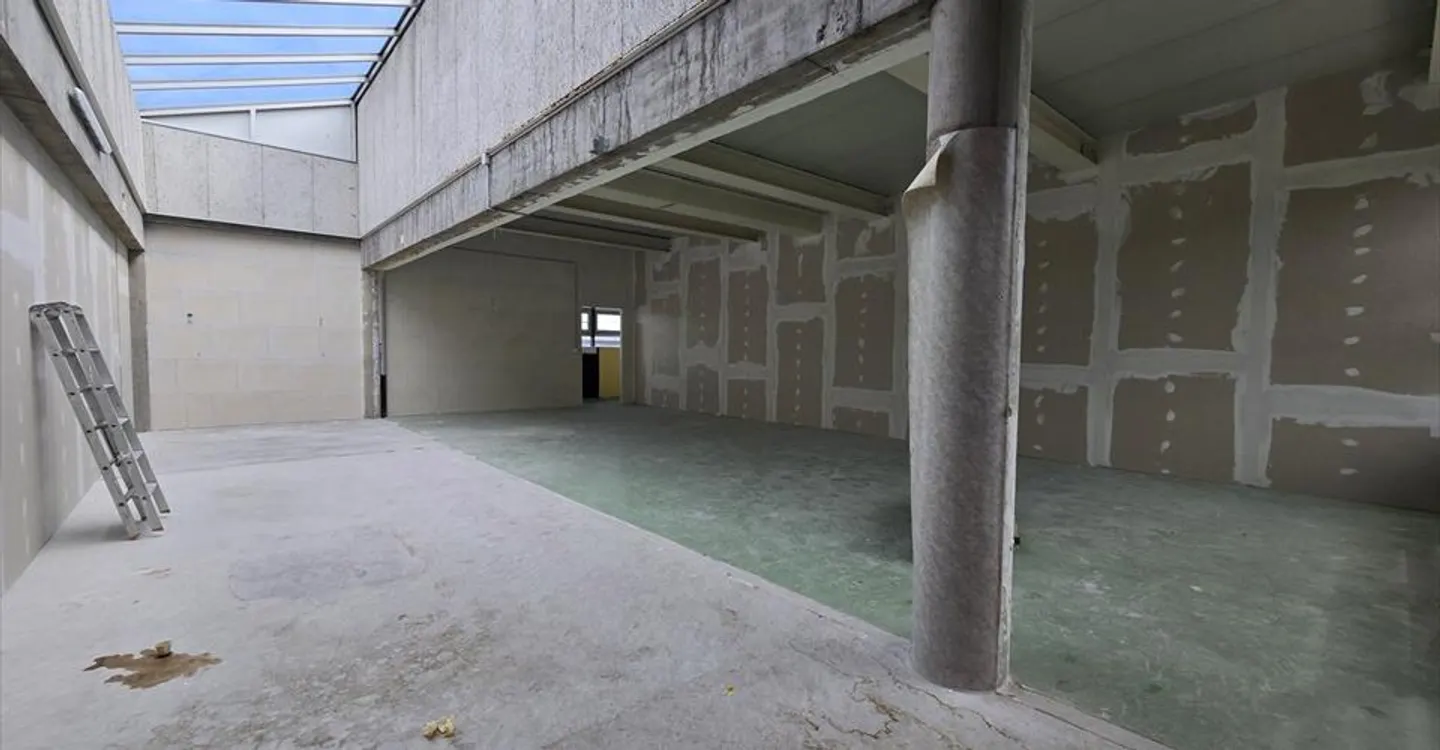 Ausgezeichnete Lage - Atelier / Lager - 288m² - 2 Mieten angeboten - Foto 2 von 8