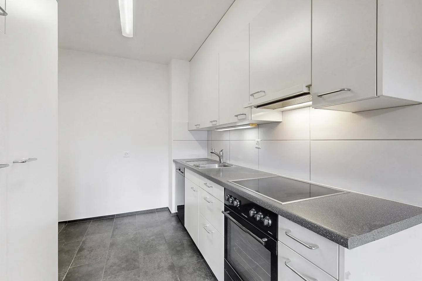 RENT WITHOUT DEPOSIT - Charming apartment with good connections - Photo 4 of 9