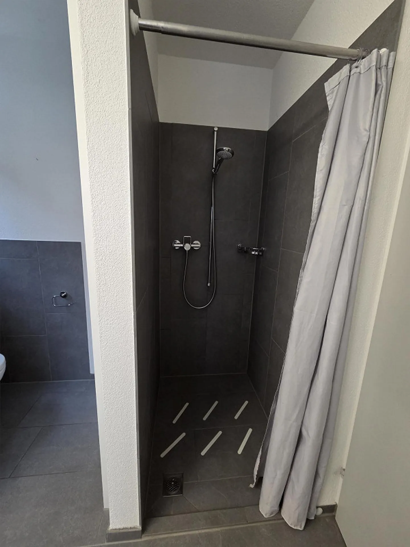 Bright and beautiful 2.5 room apartment in the green with wonderful views - Photo 10 of 14