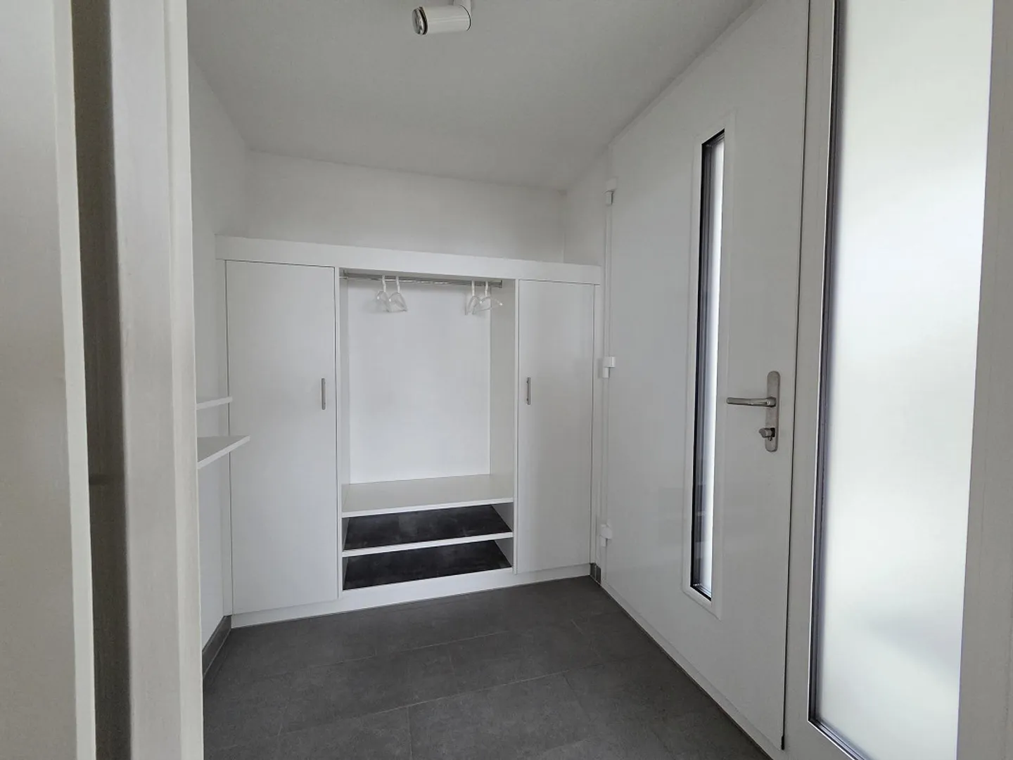 Bright and beautiful 2.5 room apartment in the green with wonderful views - Photo 11 of 14