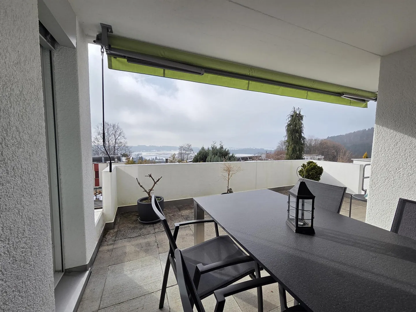 Bright and beautiful 2.5 room apartment in the green with wonderful views - Photo 12 of 14