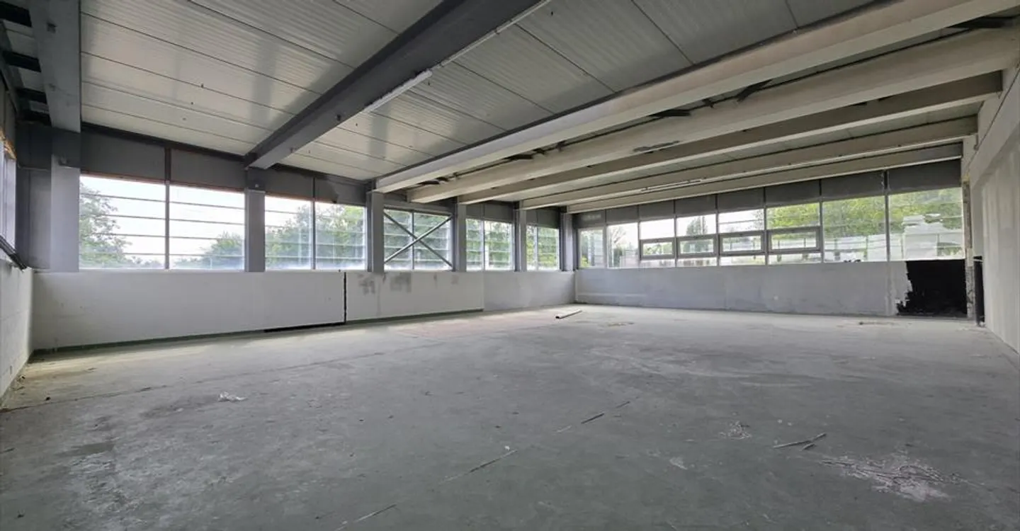 Ausgezeichnete Lage - Atelier / Lager - 288m² - 2 Mieten angeboten - Foto 3 von 8