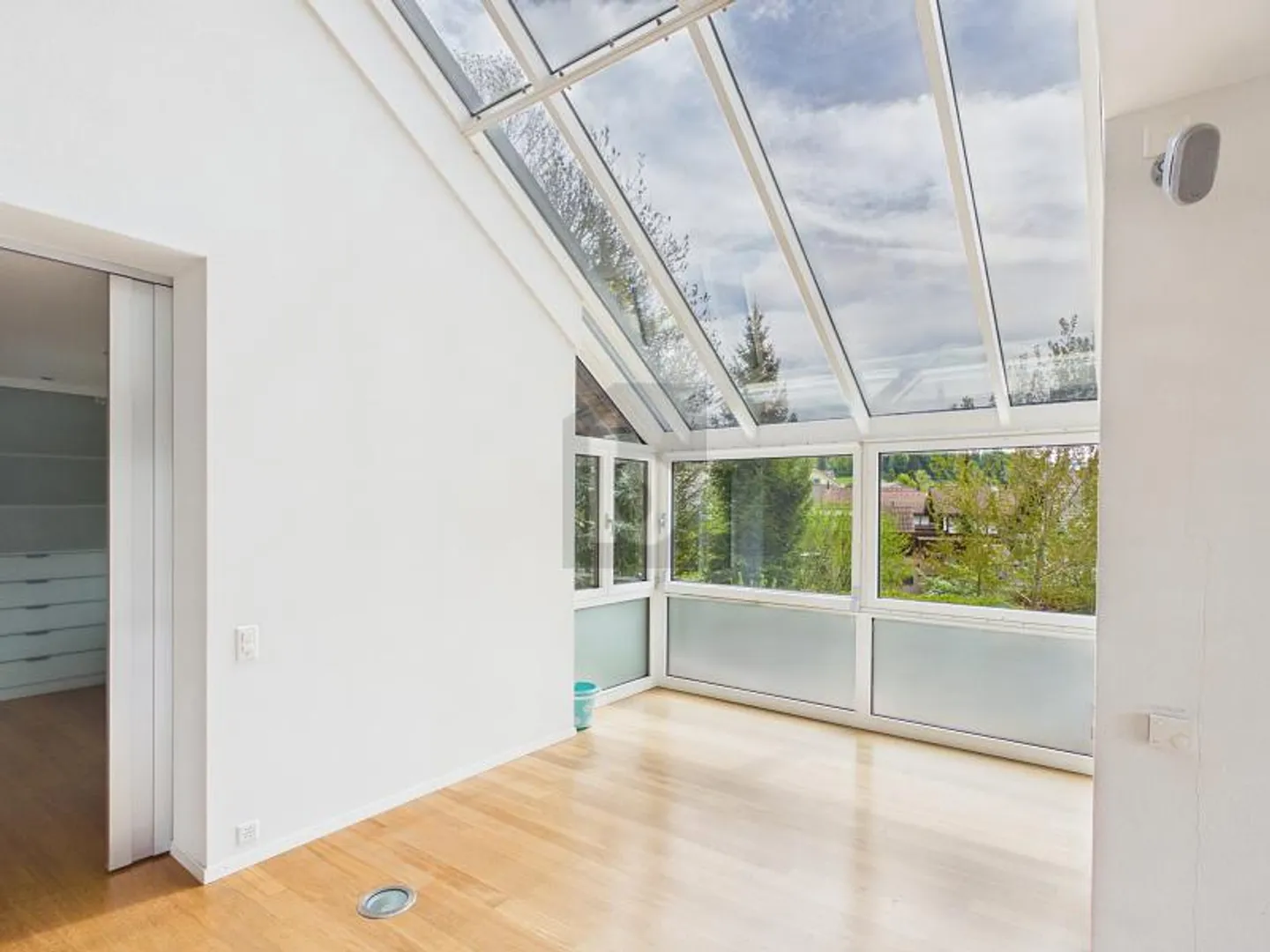 Stylish Maisonette with Lake View - Photo 2 of 6