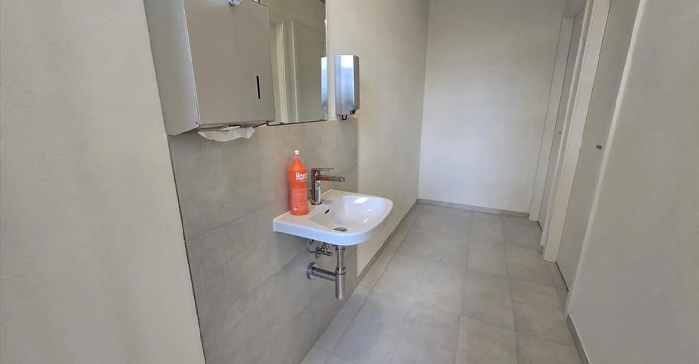 Ausgezeichnete Lage - Atelier / Lager - 288m² - 2 Mieten angeboten - Foto 7 von 8