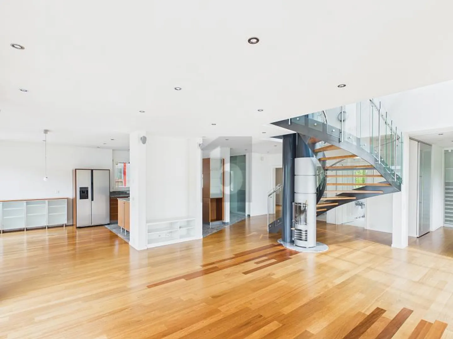Stylish Maisonette with Lake View - Photo 4 of 6