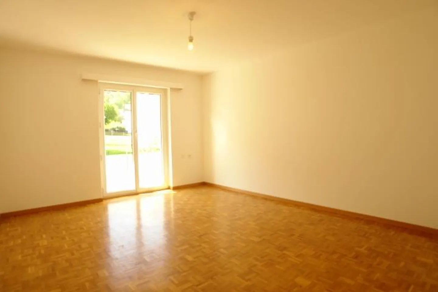 Comfortable beautiful apartment in a quiet neighborhood - Photo 4 of 6
