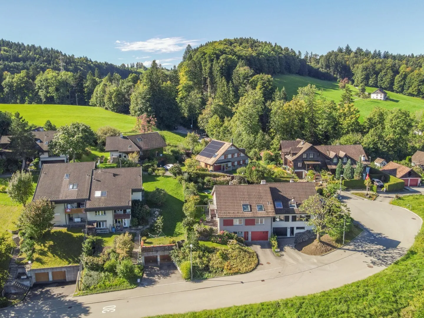 Casa unifamiliare di 5,5 stanze pronta per essere abitata in una posizione privilegiata a St. Georgen - Foto 2 di 12