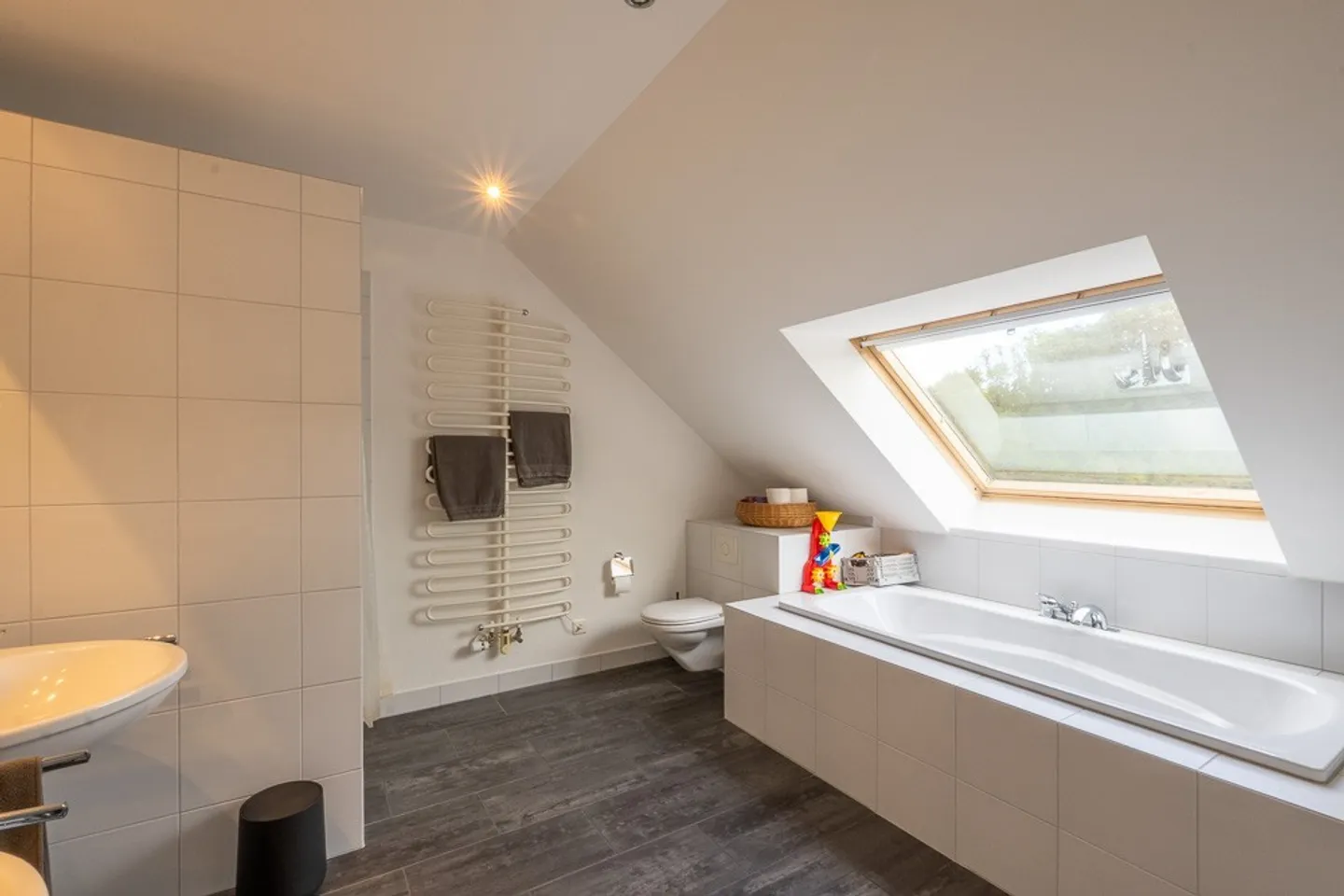 Casa unifamiliare di 5,5 stanze pronta per essere abitata in una posizione privilegiata a St. Georgen - Foto 10 di 12