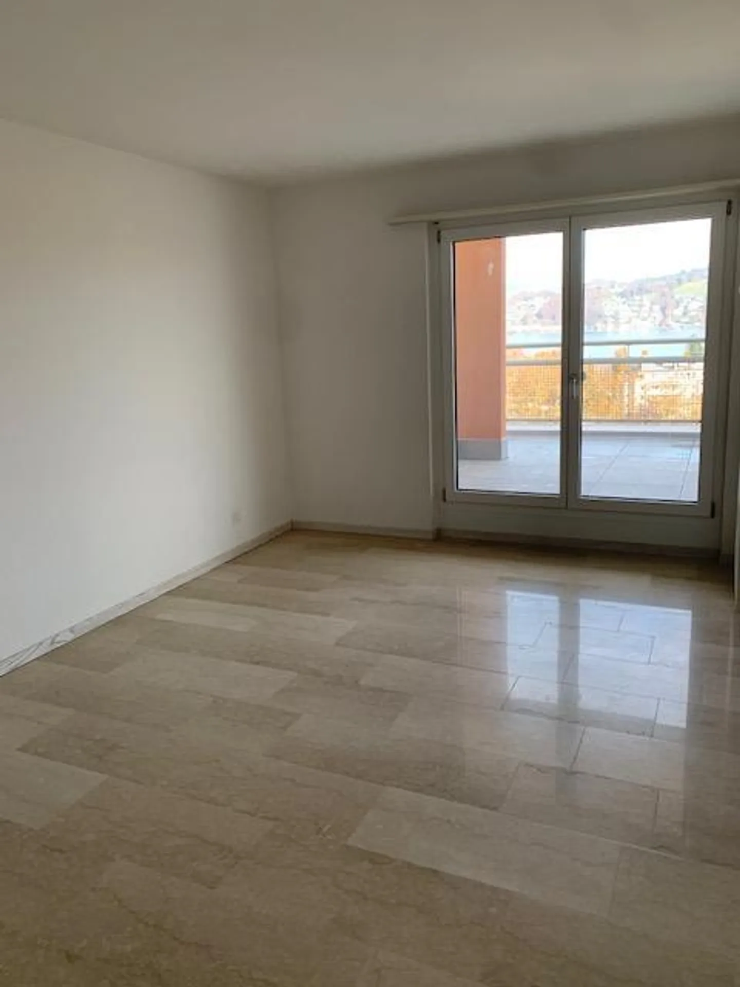 In the popular Hirtenhof district - Photo 7 of 14