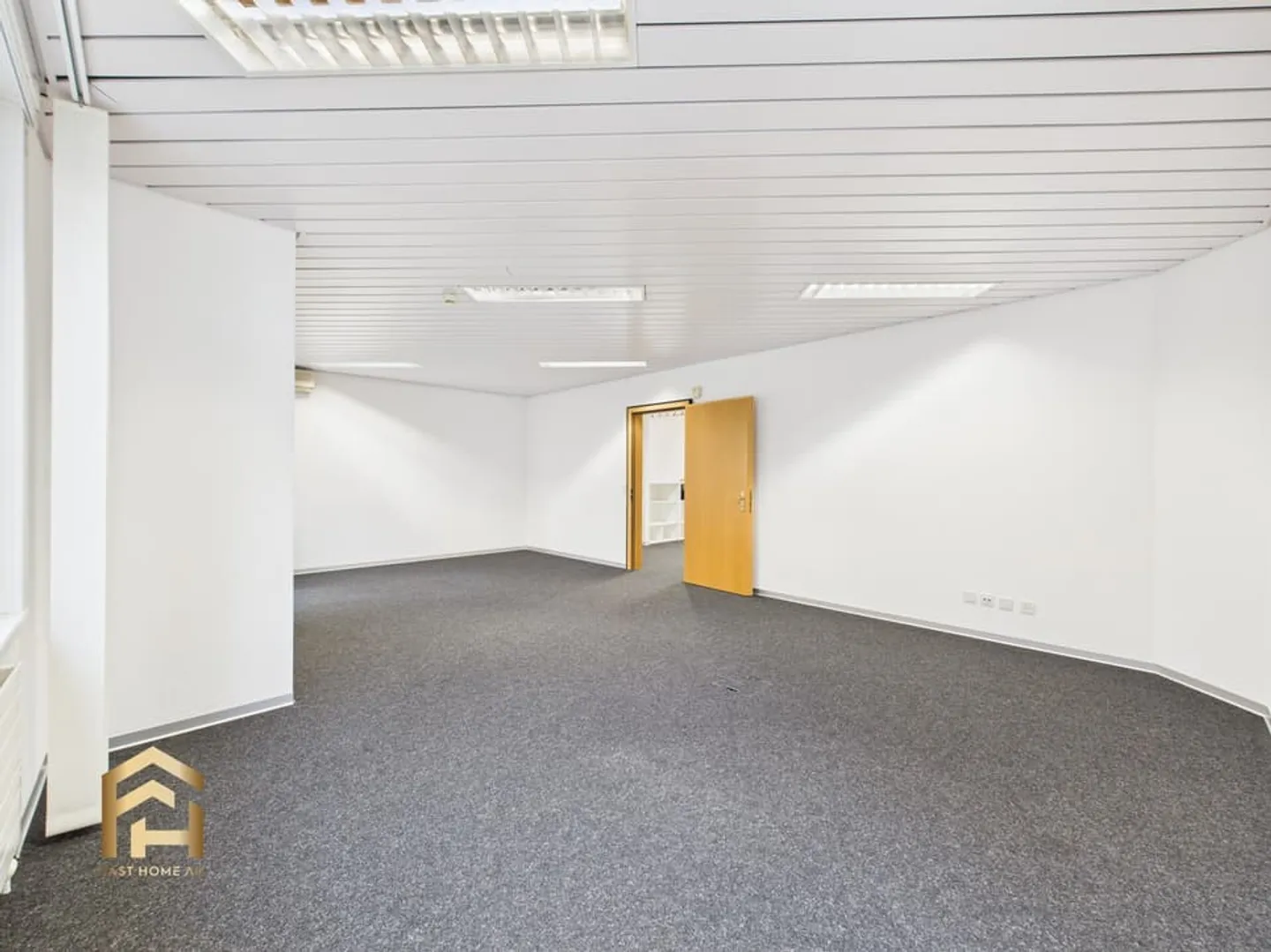 Modern Office Spaces in Central Location in Brig - Photo 10 of 13