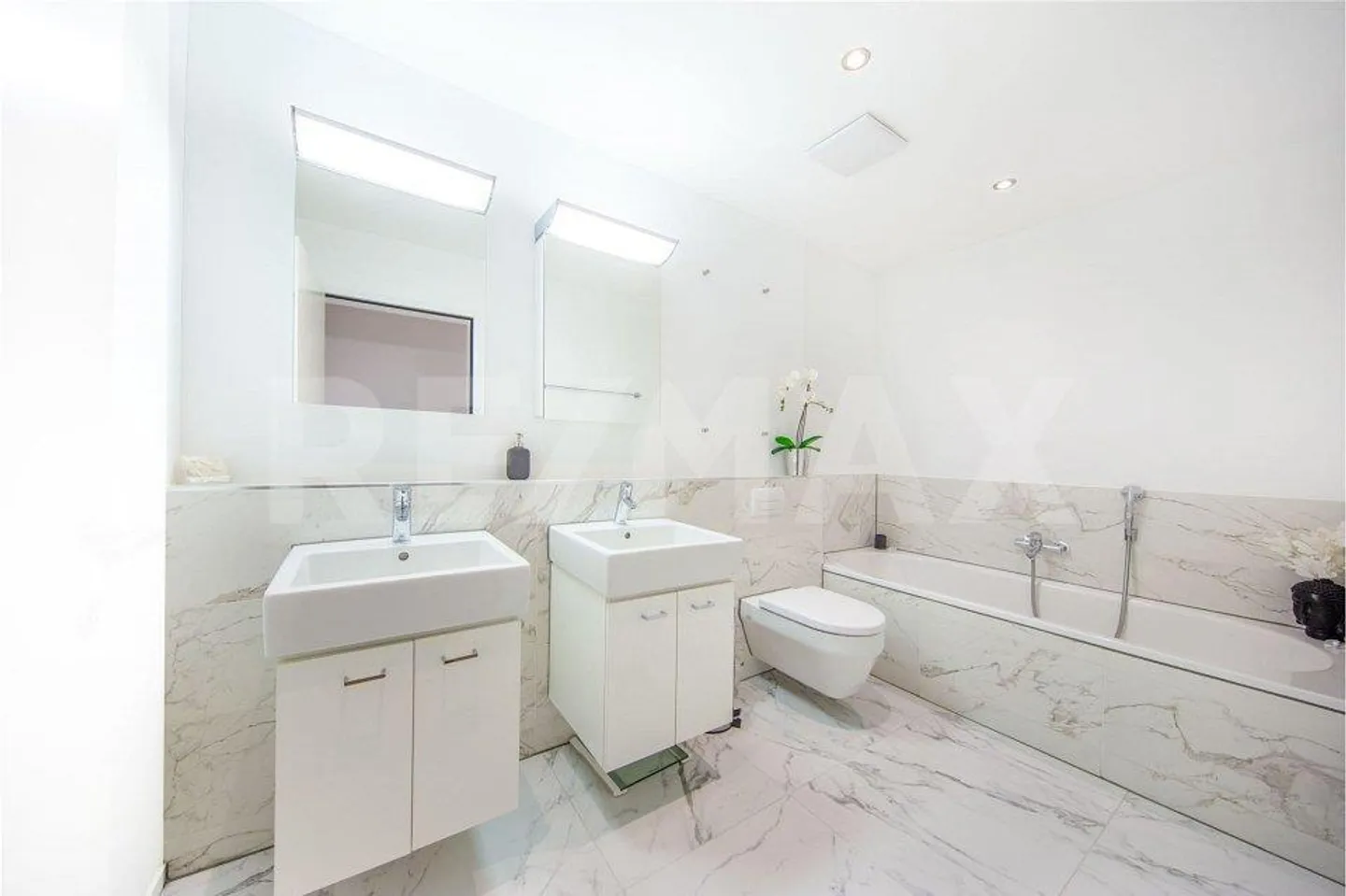 Modern 4.5-Room Apartment at Lake Lucerne - Interesting Offer - Photo 10 of 13