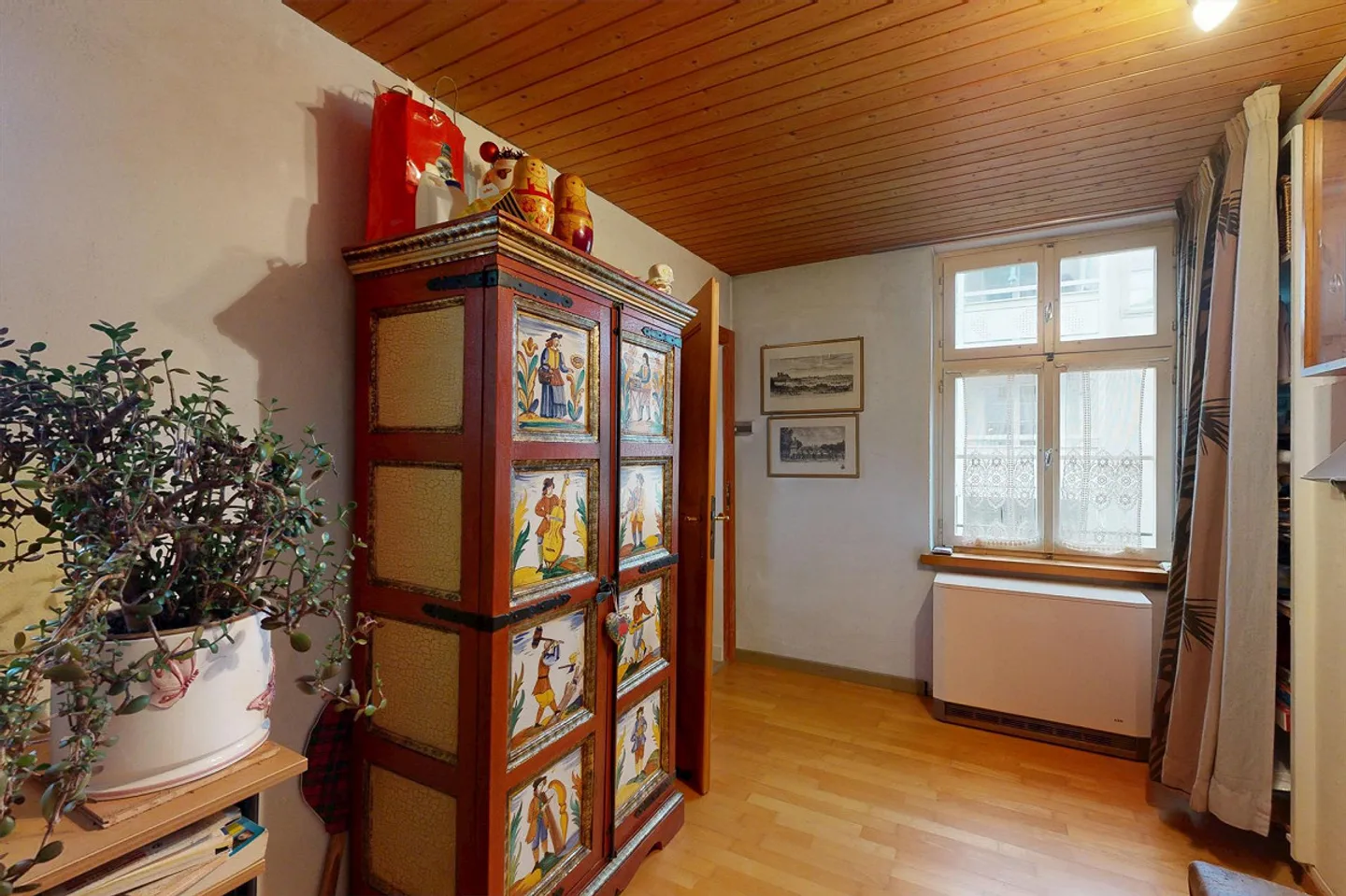 Charming 5-Room Corner House in the Village Center - Photo 5 of 12