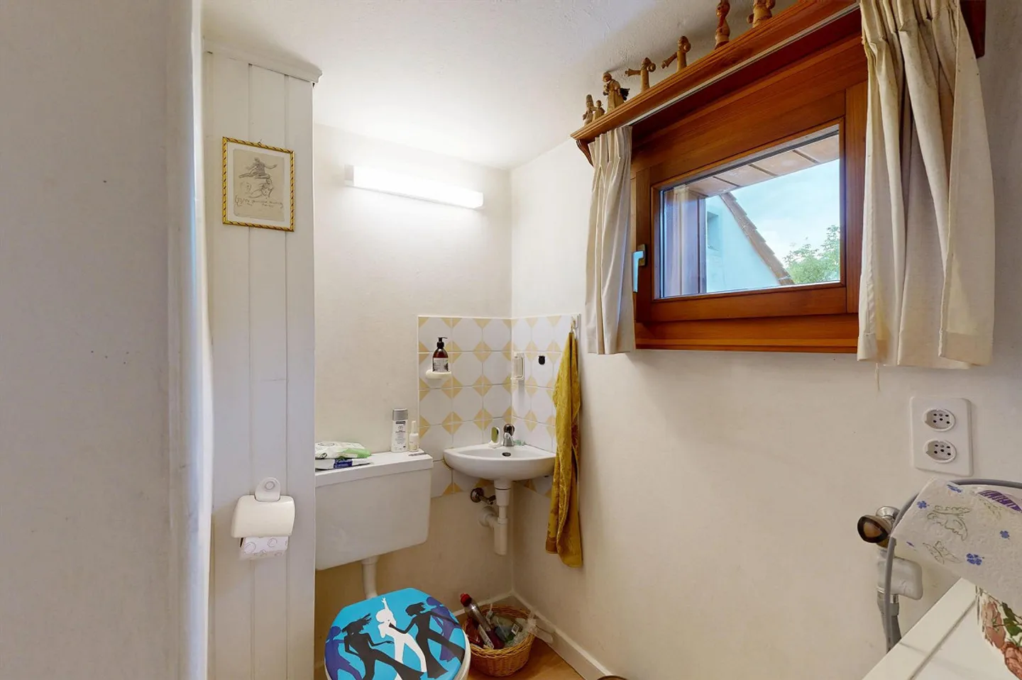 Charming 5-Room Corner House in the Village Center - Photo 8 of 12