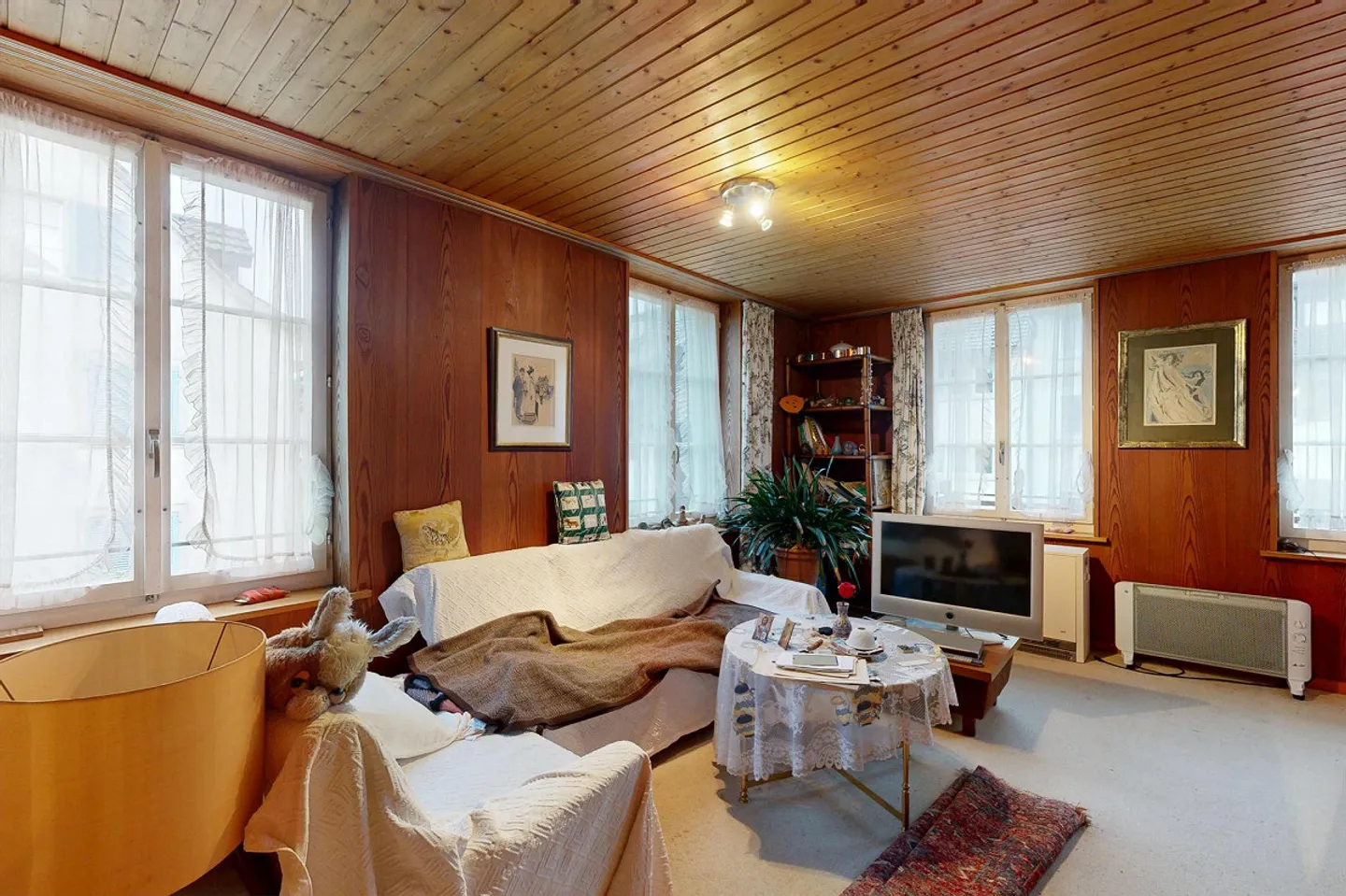 Charming 5-Room Corner House in the Village Center - Photo 4 of 12