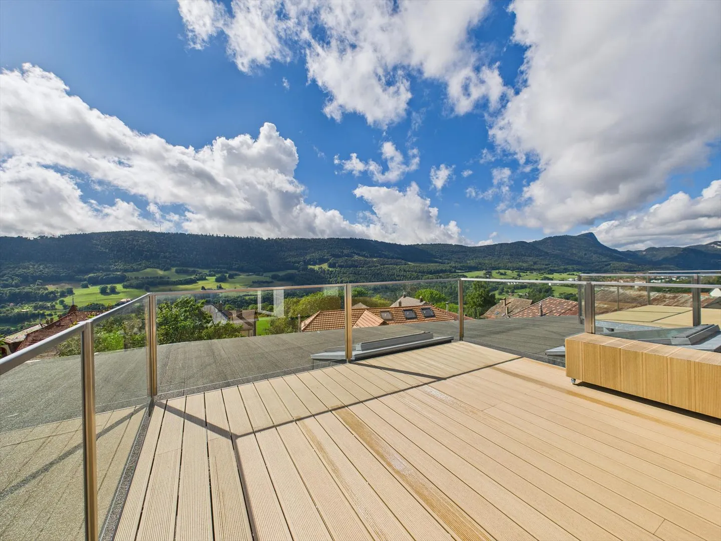 Magnifico loft di 2,5 locali con vista mozzafiato a Ballaigues - Foto 1 di 12