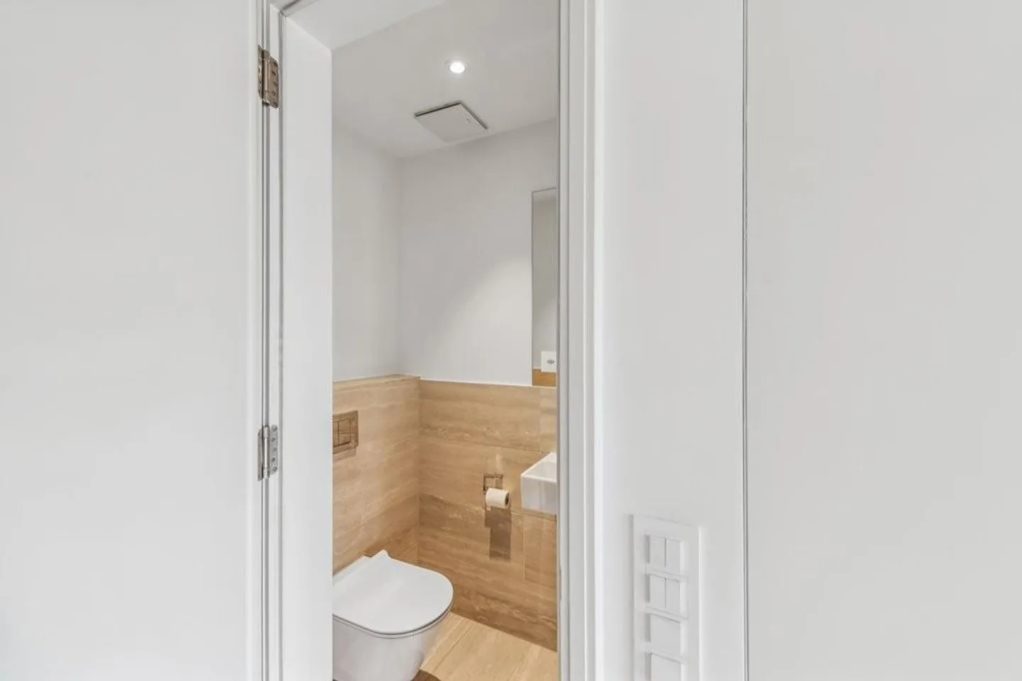 Bel appartement de 2,5 pièces sur la promenade du lac - Photo 2 sur 11