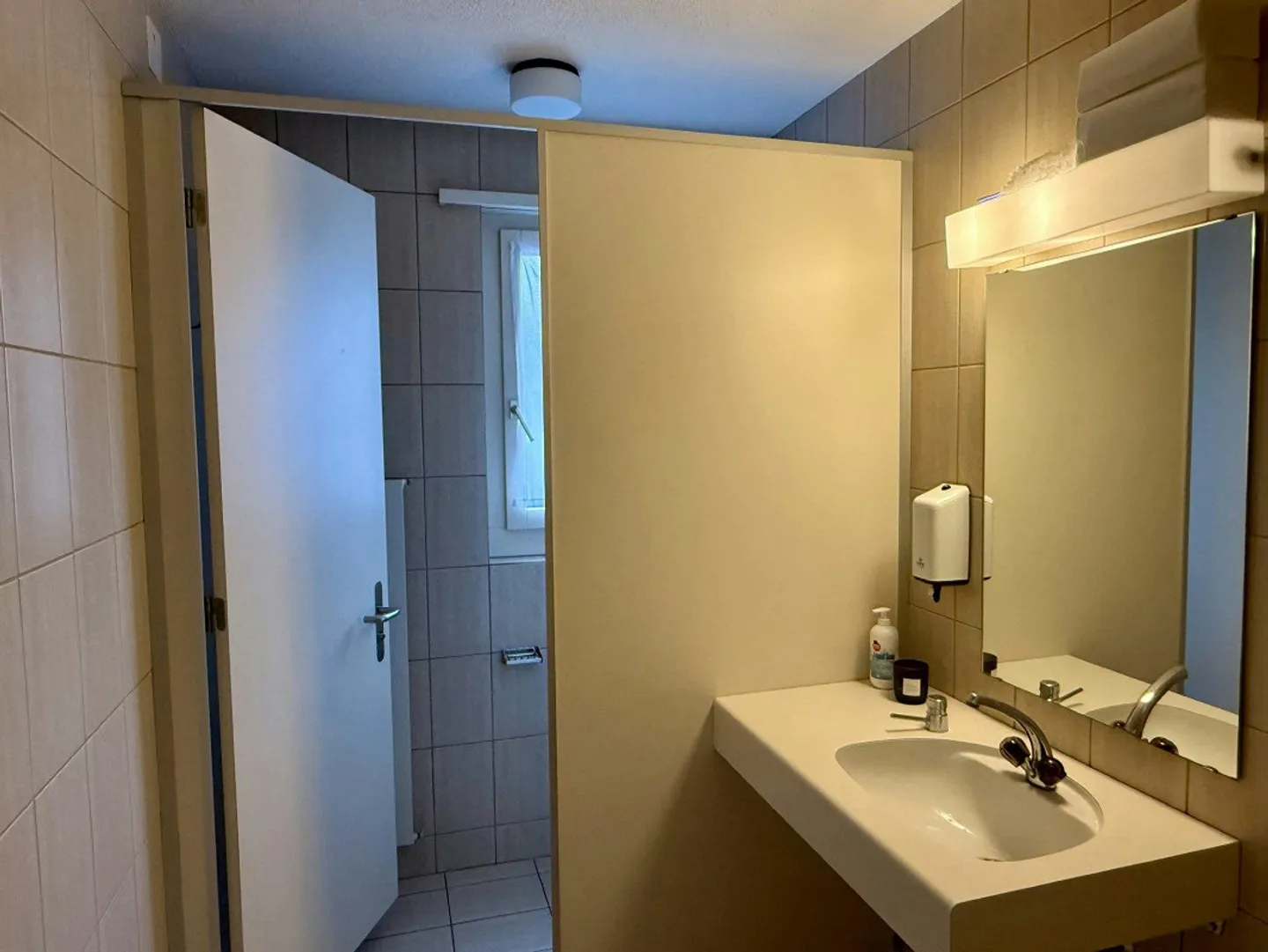 Ufficio pronto per essere abitato nel quartiere Grüze di Winterthur - Foto 9 di 9