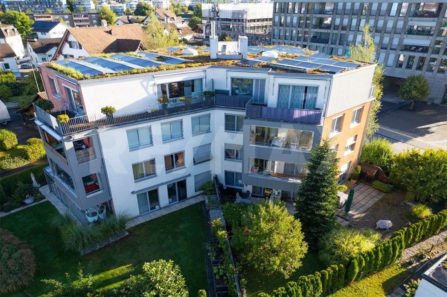 Appartement moderne en ville avec du style - Photo 1 sur 13