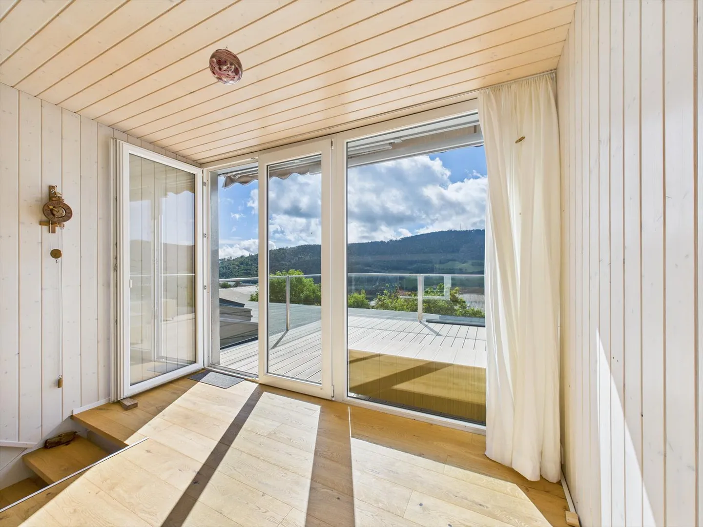 Magnifico loft di 2,5 locali con vista mozzafiato a Ballaigues - Foto 2 di 12