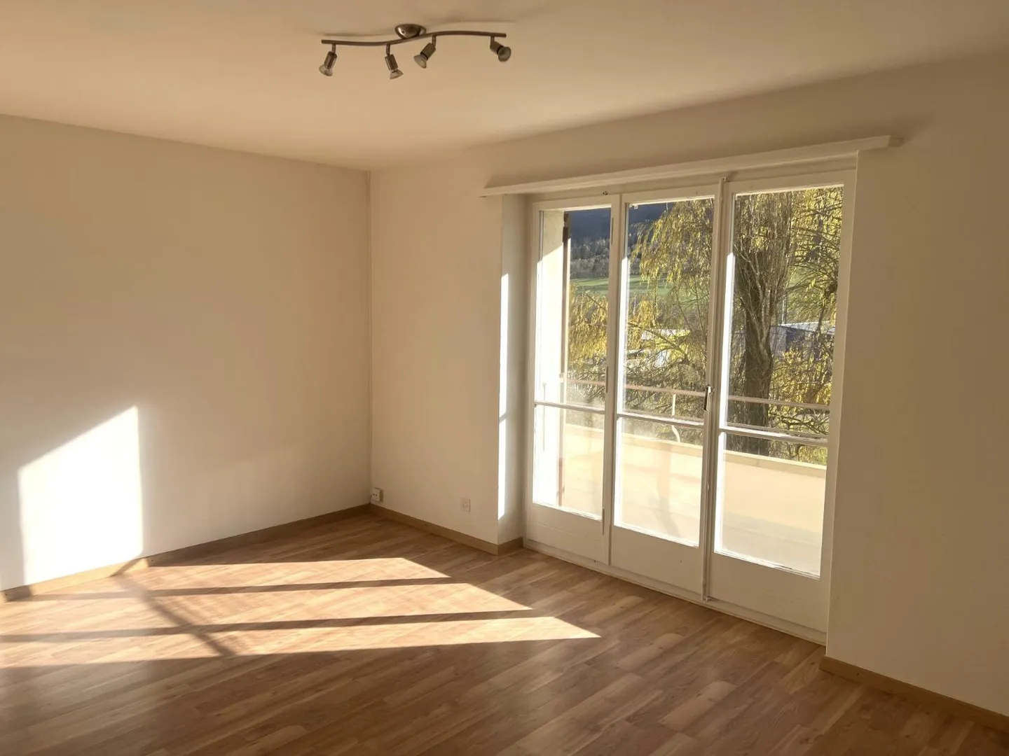 Bright 3-Room Apartment with Balcony - Photo 2 of 6