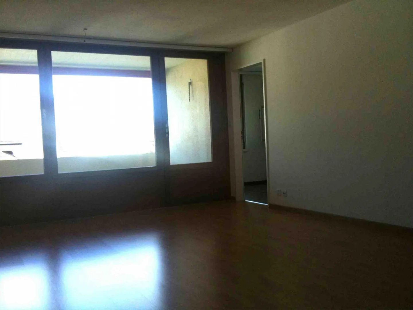 L'appartamento ideale per single. Ampio layout con balcone e ascensore - Foto 2 di 4