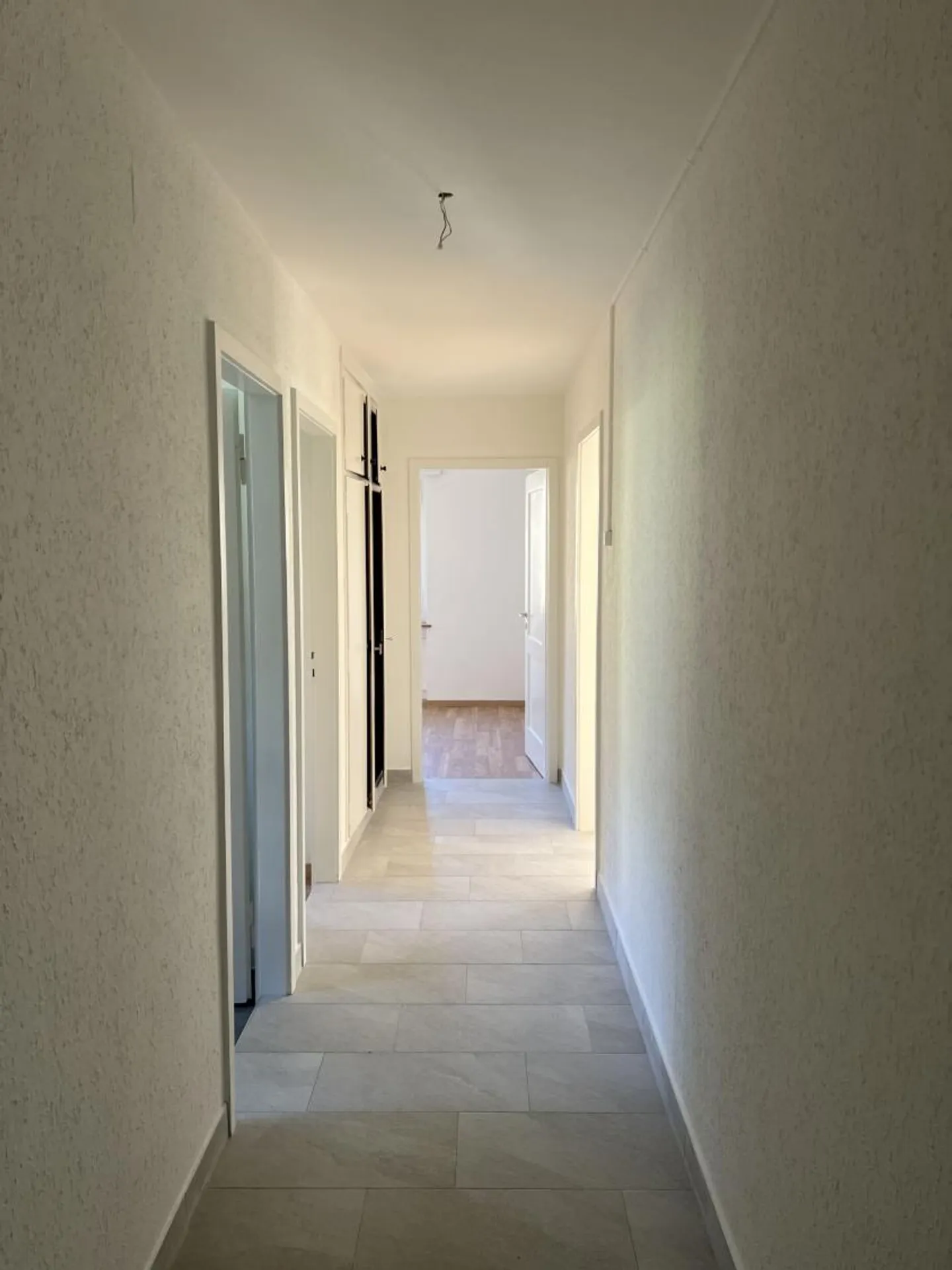 Bright 3-Room Apartment with Balcony - Photo 4 of 6