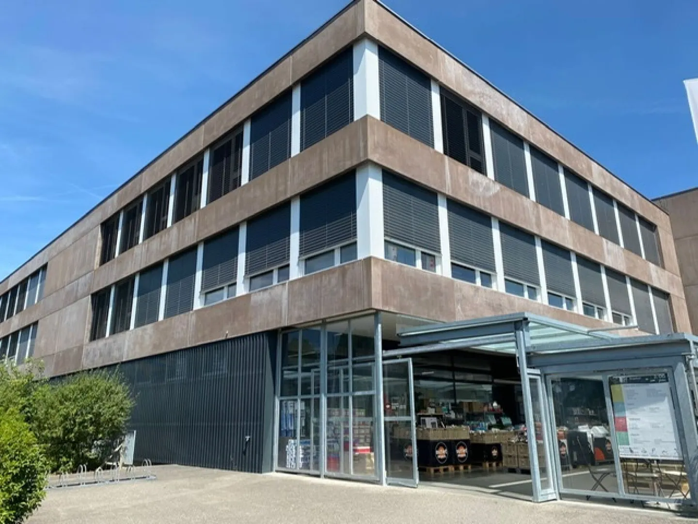 Spazi per uffici in affitto - Centrale nell'area industriale di Reiden - Foto 2 di 6